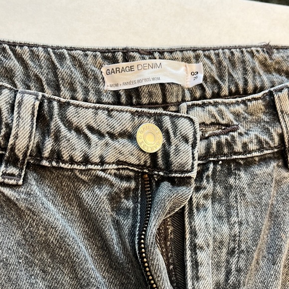 Dark wash MOM jeans! - Picture 4 of 6